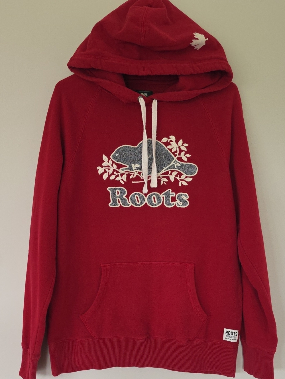 Roots Women's Large Medium Small Red Hoodie with Gray Sweater Emblem. Men's Sm